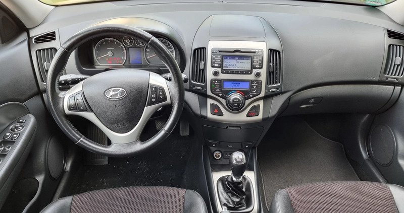 Hyundai I30 cena 22900 przebieg: 125000, rok produkcji 2011 z Tłuszcz małe 497